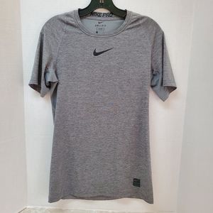 Nike Pro Dri-Fit Fitted Gray Short Sleeve Shirt Athletic Sz Small
